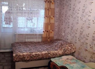 Продаю комнату, 62 м2, Ломоносов, Петровский переулок, 4