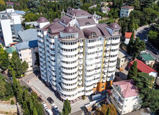 Продажа трехкомнатной квартиры, 87 м2, Ялта, улица Руданского, 21А