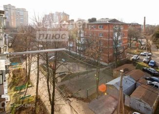 Продаю 2-ком. квартиру, 58 м2, Краснодар, улица Бабушкина, 142, улица Бабушкина