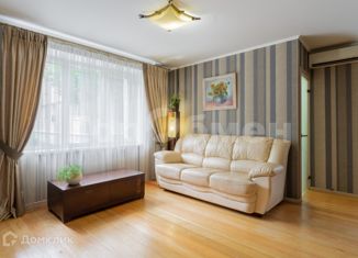 Продается 2-ком. квартира, 37 м2, Москва, улица Короленко, 1к8, улица Короленко