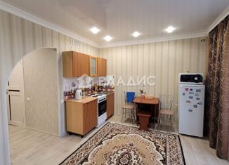 Сдается в аренду квартира студия, 28 м2, Тобольск, 15-й микрорайон, 37