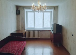 Продается 3-комнатная квартира, 58 м2, Киров, улица Некрасова, 40