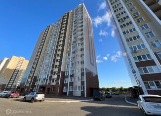 Продается 3-комнатная квартира, 63 м2, Оренбург, улица Геннадия Донковцева, 1, Ленинский район