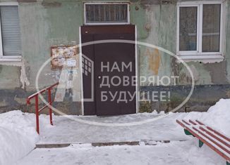 Продажа 1-ком. квартиры, 30 м2, Лысьва, улица Федосеева, 54