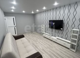 Сдаю 2-комнатную квартиру, 44 м2, Сургут, улица Бажова, 1