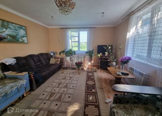 Продам дом, 90 м2, посёлок городского типа Базарный Карабулак, площадь 60 лет Победы