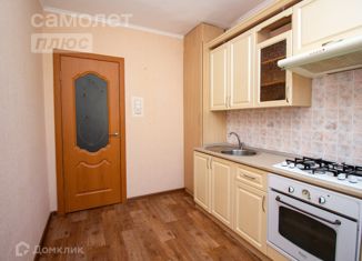 Продаю четырехкомнатную квартиру, 79 м2, Ульяновская область, Камышинская улица, 48