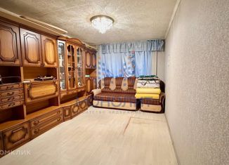 Продаю 3-ком. квартиру, 65 м2, Чебоксары, улица Шумилова, 22/18