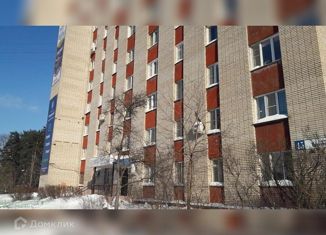 Продаю 2-ком. квартиру, 33 м2, Обнинск, улица Курчатова, 45