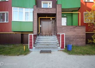 Продам 1-ком. квартиру, 32.9 м2, поселок городского типа Уренгой, 5-й микрорайон, 22