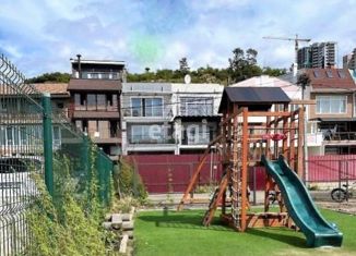 Сдам в аренду 4-комнатную квартиру, 350 м2, Приморский край, Татарская улица, 50