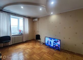 Продается 1-комнатная квартира, 33.2 м2, Новокубанск, улица Нева, 38