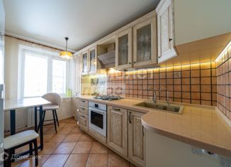 Продается трехкомнатная квартира, 70.1 м2, Хабаровский край, Уссурийская улица, 8