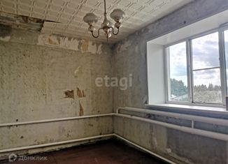Продается 2-ком. квартира, 41.4 м2, деревня Макаровка, Центральная улица, 9