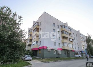 Продается 2-комнатная квартира, 42.8 м2, Тюменская область, улица Луначарского, 36