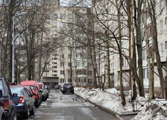 3-комнатная квартира на продажу, 57.4 м2, Санкт-Петербург, Сиреневый бульвар, 16к1, Сиреневый бульвар