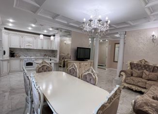 Продам 4-ком. квартиру, 117 м2, Ставрополь, улица Пирогова, 5Ак2