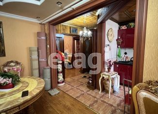 Продается 4-комнатная квартира, 72 м2, Грозный, улица У.А. Садаева, 6, 1-й микрорайон