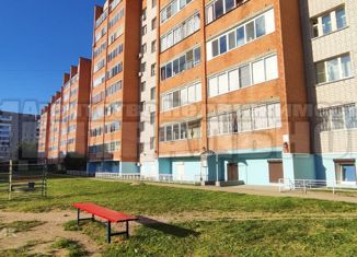 Продается двухкомнатная квартира, 60 м2, Смоленск, улица Нормандия-Неман, 27