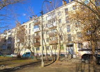 Продается 2-комнатная квартира, 42.3 м2, Екатеринбург, улица Титова, 10, улица Титова