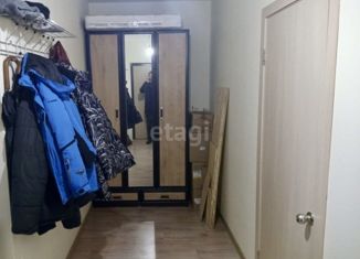 Продается 2-ком. квартира, 56 м2, поселок городского типа Уренгой, 1-й микрорайон, 8