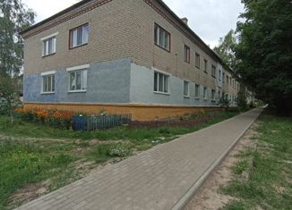 Продается 3-комнатная квартира, 50 м2, посёлок Навля, улица Ленина, 84