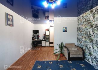 Продам 2-ком. квартиру, 40.3 м2, Волжский, Молодежная улица, 30