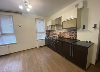 Сдаю 2-ком. квартиру, 80 м2, деревня Патрушева, Мирная улица, 54, ЖК Биография