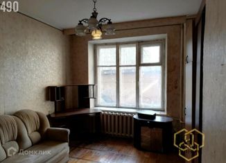Трехкомнатная квартира на продажу, 58 м2, Свердловская область, улица Розы Люксембург, 90