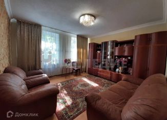 Продаю четырехкомнатную квартиру, 95.6 м2, Каменск-Шахтинский, улица Сапрыгина, 4