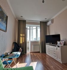 Продам трехкомнатную квартиру, 68.4 м2, Крым, Интернациональная улица, 130лит1Б