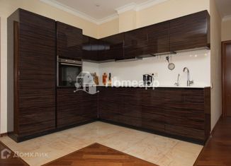 Продается 3-комнатная квартира, 92.4 м2, Москва, улица Пырьева, 9к2, улица Пырьева