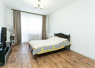 Продам 2-ком. квартиру, 54 м2, Новосибирск, улица Тружеников, 7, улица Тружеников