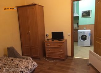 Аренда 1-комнатной квартиры, 40 м2, Евпатория, улица 13 Ноября, 42