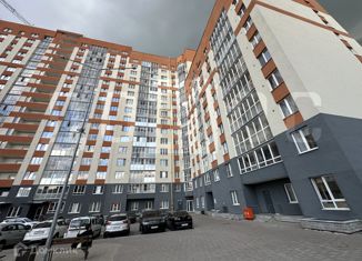 Продам 2-комнатную квартиру, 58 м2, Екатеринбург, улица Яскина, 14