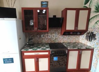 Продам 3-комнатную квартиру, 79.6 м2, Губкинский, 14-й микрорайон, 20