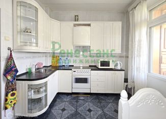 Продается 3-ком. квартира, 90 м2, Брянск, Октябрьская улица, 9