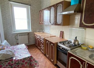 Продается трехкомнатная квартира, 62.7 м2, Астраханская область, улица Рылеева, 90