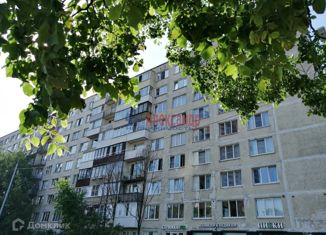 Продаю 4-ком. квартиру, 64 м2, Санкт-Петербург, улица Белы Куна, 2к1, муниципальный округ Волковское