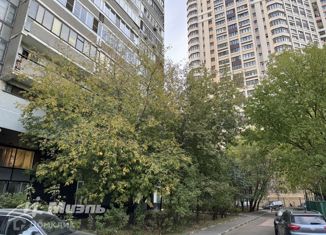 Продается четырехкомнатная квартира, 84 м2, Москва, Давыдковская улица, 5