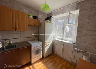 Сдается в аренду двухкомнатная квартира, 50 м2, Хабаровск, улица Гамарника, 62