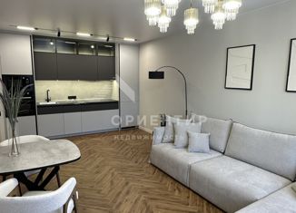 Продам 3-комнатную квартиру, 80 м2, Екатеринбург, метро Геологическая, улица 8 Марта, 173