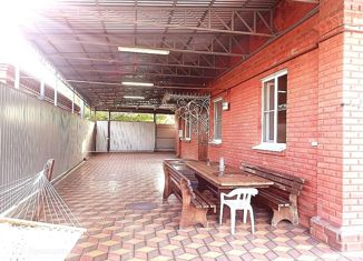 Продаю дом, 212 м2, Армавир, улица Советской Армии, 189