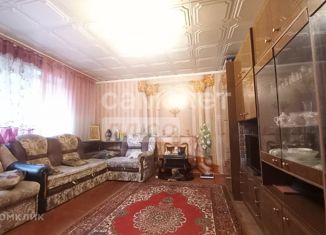 Продаю четырехкомнатную квартиру, 80 м2, Миасс, улица Жуковского, 2