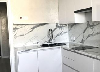 Продам 2-комнатную квартиру, 54 м2, Краснодар, улица Цезаря Куникова, 24к2, ЖК Времена Года 3