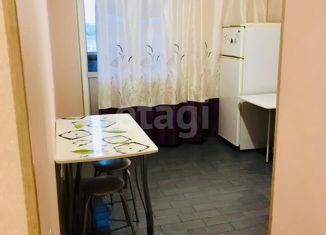 Продам 1-ком. квартиру, 44 м2, Оренбург, Ленинский район, улица Гаранькина, 27