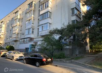 Трехкомнатная квартира на продажу, 65 м2, Севастополь, проспект Победы, 31
