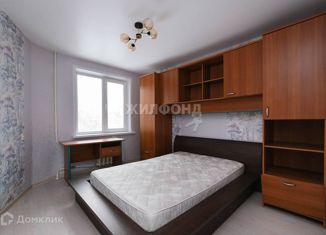 Продам комнату, 30.5 м2, Новосибирск, улица Толбухина, 25, Дзержинский район