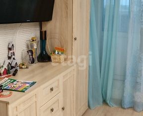 Продается двухкомнатная квартира, 65.6 м2, Тюмень, улица Избышева, 8, ЖК Нефтяник