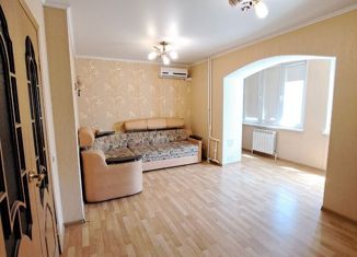 Продам 2-ком. квартиру, 37.3 м2, Астрахань, Боевая улица, 40, Советский район